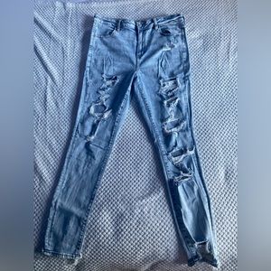 AMERICAN EAGLE JEANS